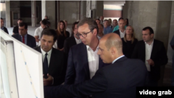 Predsednik Aleksandar Vučić sa ministom zdravlja Zlatiborom Lončarom u Kliničkom centru Srbije