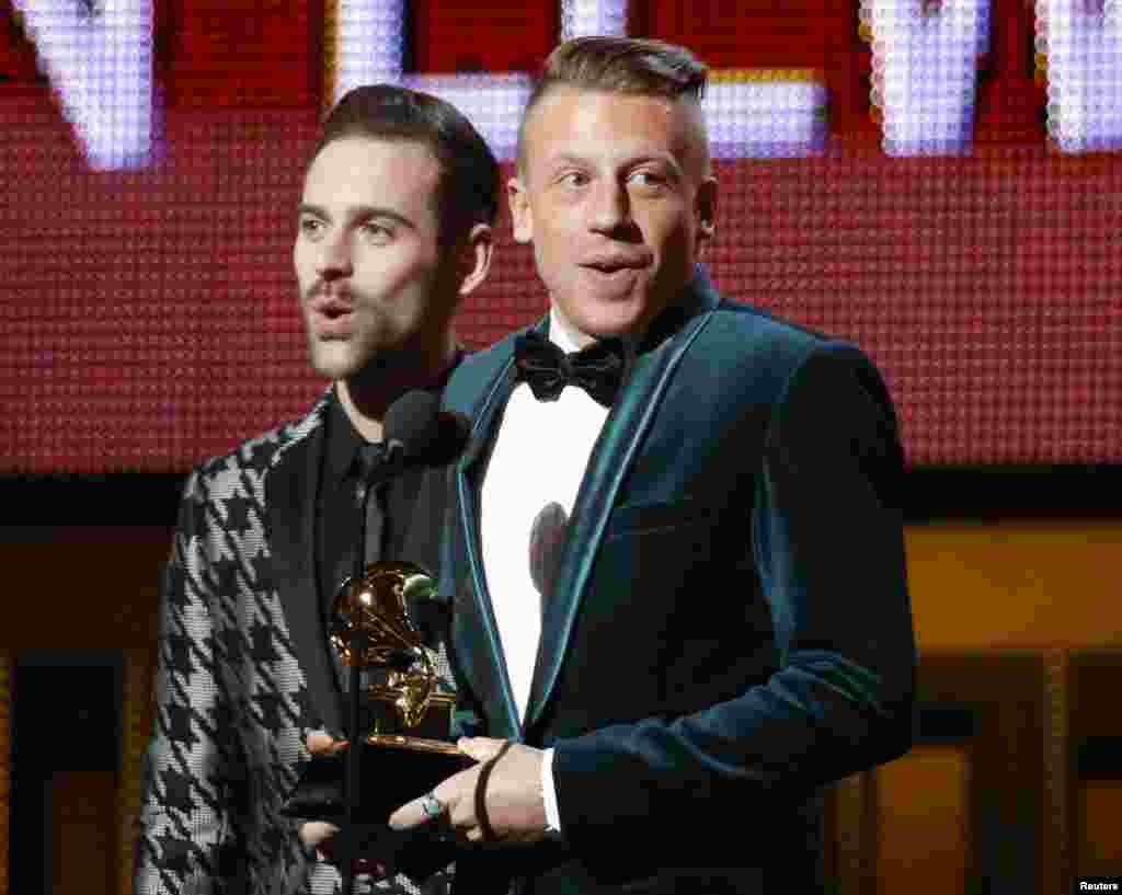 Macklemore &amp; Ryan Lewis memenangkan penghargaan artis baru terbaik.&nbsp;(Reuters/Mario Anzuoni&nbsp;