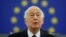 Mantan presiden Perancis Valery Giscard d'Estaing saat berpidato di Parlemen Eropa, di Strasbourg, Perancis, 13 Januari 2009. (Foto: Reuters)