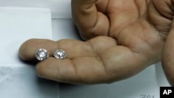 El Centro Mundial de Diamantes de Antwerp, confirmó que se trata de uno de los robos de diamantes más grande de todos los tiempos. 