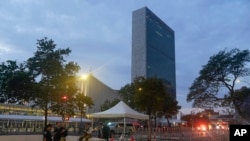 نمایی از ساختمان سازمان ملل متحد در بخش منهتن شهر نیویورک