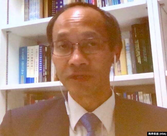 独立智库“香港民意研究所”所长、“香港大学民意研究计划”前总监钟庭耀博士(Robert Chung) 在南加大美中研究所主办的香港“反送中”运动专题讨论会上