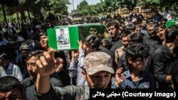 هم اکنون نیز افغانها به نیابت از ایران در سوریه می جنگند.