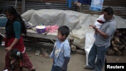 Según un nuevo reporte del Banco Mundial, la pobreza en Latinoamérica se redujo drásticamente entre el año 2003 y el 2010, cayendo del 29 por ciento a un 15 por ciento. Según este ente, una parte vital de esta mejora fue una mayor presencia de las mujeres
