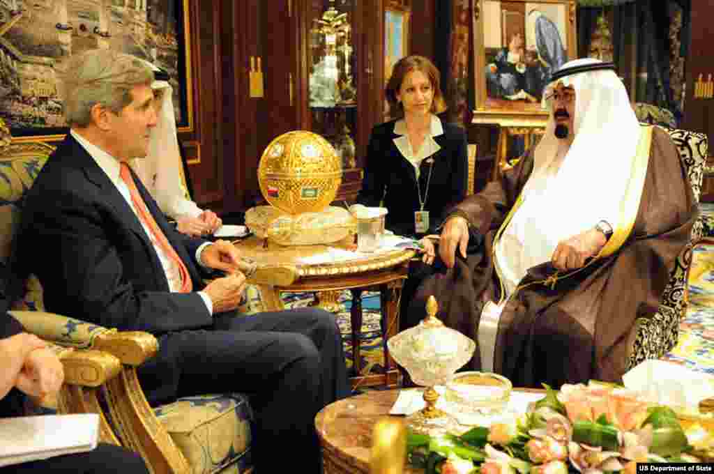 U.S. Secretary of State John Kerry delivers a greeting from President Barack Obama during a meeting with King Abdullah of Saudi Arabia in Riyadh on November 4, 2013.