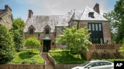 Real estate circles buzzed May 25, 2016, over reports that President Barack Obama and first lady Michelle Obama have decided to rent this nine-bedroom mansion in one of Washington’s poshest neighborhoods when he leaves office in January 2017. 