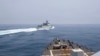 美国海军公布的照片显示，美军导弹驱逐舰“钟云号”（USS Chung-Hoon）2023年6月3日在台湾海峡国际海域穿行时，一艘中国军舰在前方危险行驶。