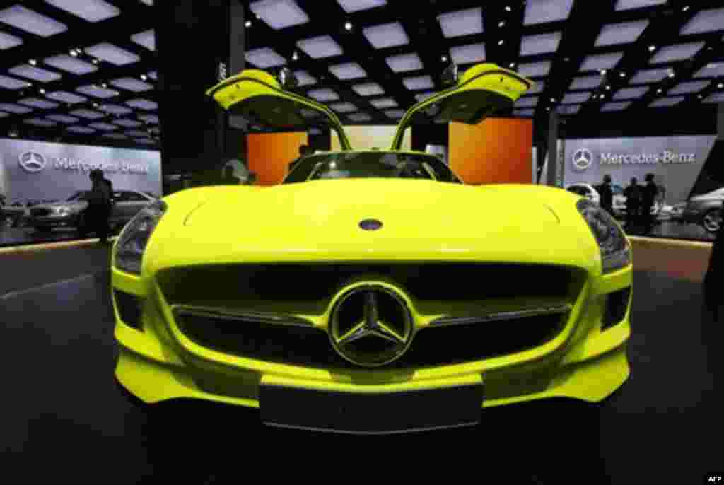 The Mercedes Benz SLS AMG E-Cell is shown at the North American International Auto Show in Detroit, Monday, Jan. 10, 2011. (AP Photo/Paul Sancya)