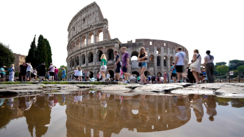 A criticized Airbnb deal will let users play gladiator in Rome’s Colosseum