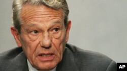 Joaquín Navarro-Valls se desempeñó como jefe de prensa del Vaticano durante casi un cuarto de siglo desde 1984.