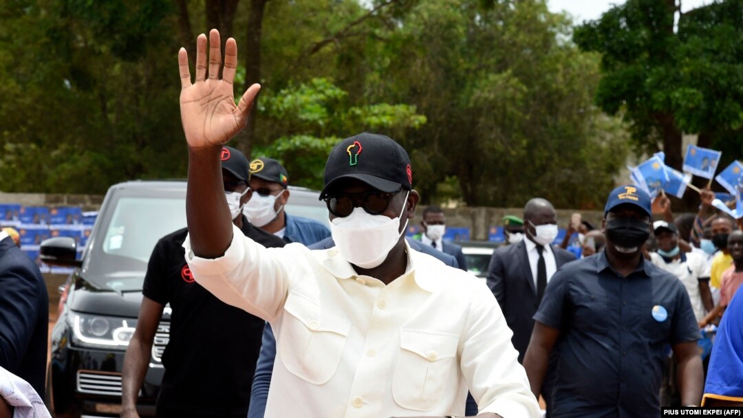 Perezida wa Benin Patrice Talon ashitse mu kibanza c'imyiyamamazo i Abomey-Calavi, kw'itariki ya 9/04/2021