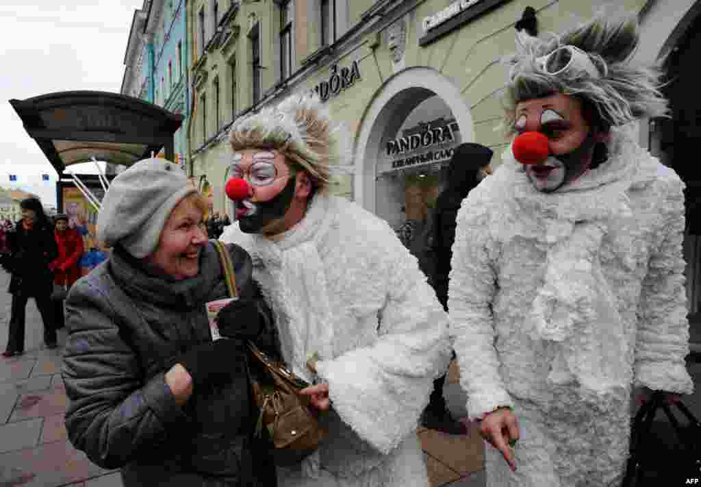 Artists perform in central Saint Petersburg to mark April Fools' Day.