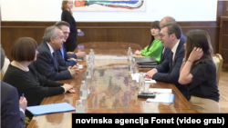 Predsednik Srbije Aleksandar Vučić sa šefom Unmika Zahirom Taninom, Foto: video grab