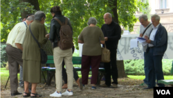 Građani dolazi u park i potpisuju protestni poziv kako bi se počeo riješavati problem redukcije vode u Sarajevo, 15. septembar 2017.