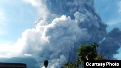Gunung Sinabung di Sumatera Utara yang terus aktif sampai saat ini. (Foto: BNPB)