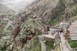 Pemandangan Biara Rabban Hormizd terlihat di Alqosh, Irak, 18 Februari 2021. (Foto: REUTERS/Thaier al-Sudani)