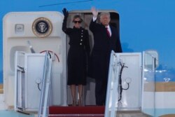 Presiden AS Donald Trump dan ibu negara Melania Trump memilih tidak menghadiri acara pelantikan dan terbang ke Florida, Rabu pagi (20/1).