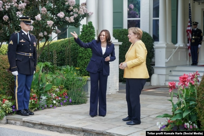 Kamala Harris ve Angela Merkel