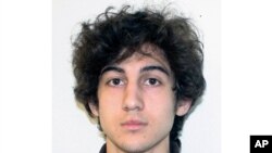 ARCHIVO - Foto de Dzhokhar Tsarnaev, convicto por el ataque con bomba al maratón de Boston el 15 de abril de 2013, publicada por el FBI el 19 de abril de 2013.