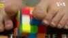 Un prodige de Brooklyn qui résout son cube de Rubik en moins de 17 secondes avec ses pieds