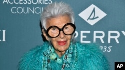 ARCHIVO - Iris Apfel aparece en la 22ª edición anual de los premios ACE en Nueva York, el 11 de junio de 2018.