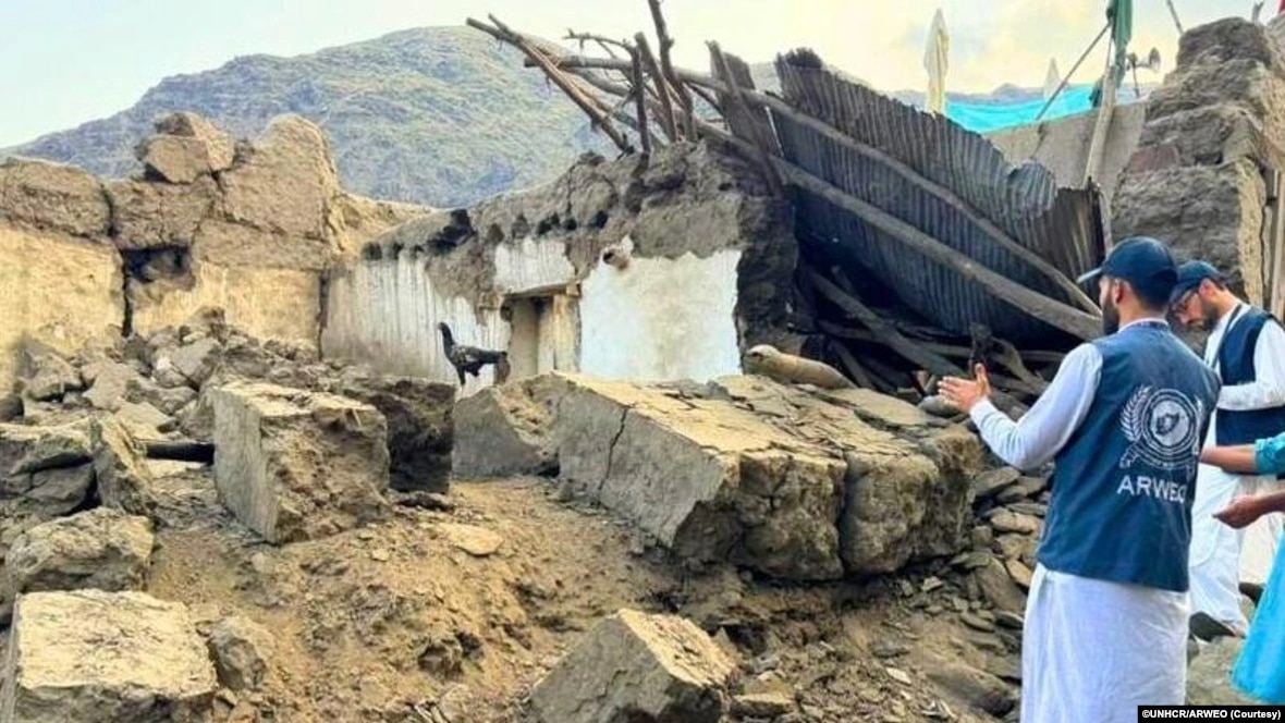 یک سال پس از زلزله مرگبار؛ صدها خانواده در شرق افغانستان هنوز بی‌جا هستند