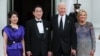미국을 국빈 방문 중인 기시다 후미오 일본 총리 내외와 조 바이든 미국 대통령 내외가 10일 국빈 만찬 전 기념 촬영을 했다. 