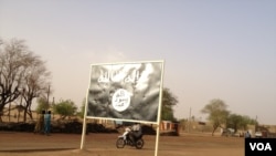 Drapeau d’un groupe rebelle à Gao, dans le nord du Mali