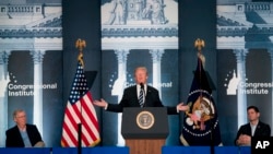 Presidente de EE.UU., Donald Trump, destaca sus victorias legislativas durante su discurso en el retiro anual del Partido Republicano en Virginia Occidental. 