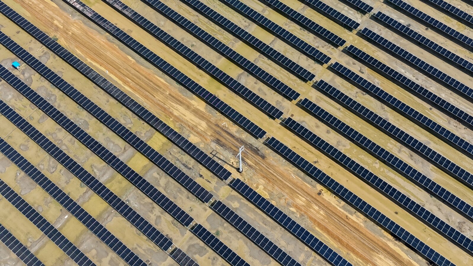 Solarna elektrana u Indiji (Foto: AFP /Punit PARANJPE)