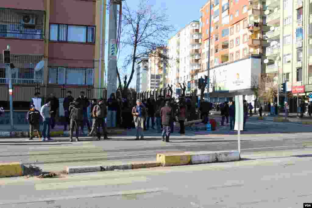 Residents living Sur district in Diyarbakir after the curfew was expanded