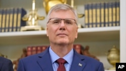 Секретарь ВВС Трой Мейнк в Овальном кабинете Белого дома,  2 сентября 2025 года, в Вашингтоне (Фото AP/Mark Schiefelbein)
