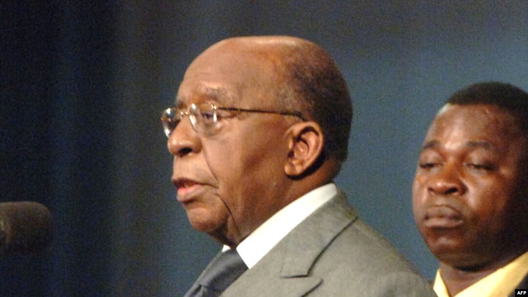 Antoine Gizenga, Premier ministre ya kala ya RDC, na Kinshasa, 14 fevrier 2007.