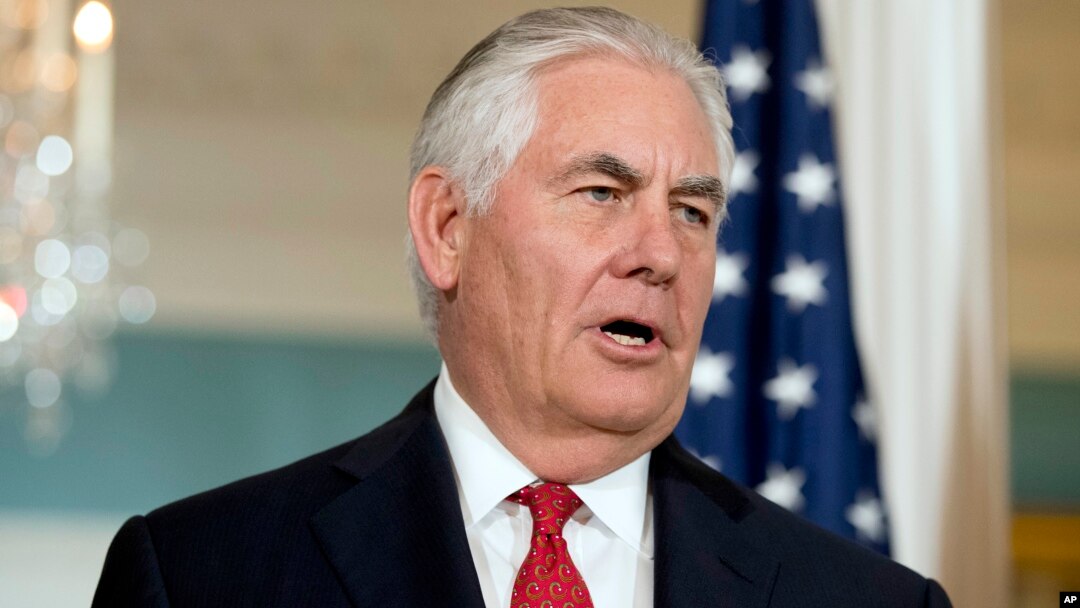 Menlu AS Rex Tillerson berbicara kepada media di Washington DC (13/10). 