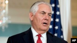 Menlu AS Rex Tillerson berbicara kepada media di Washington DC (13/10). 