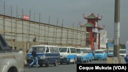 Taxistas ou kandongueiros na zona do Zango, em dia de greve dos taxistas. 5 Out., 2015 Luanda, Angola