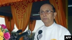 Tổng thống Miến Điện U Thein Sein, năm ngoái, đã mời tất cả các nhóm sắc tộc vũ trang trong nước đến bàn hoà đàm