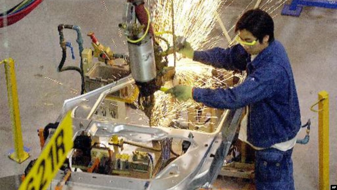 Nhiều doanh nghiệp được khảo sát cho biết dự định dời xưởng sản xuất từ Trung Quốc sang Việt Nam, Pakistan, Bangladesh, và Philippines