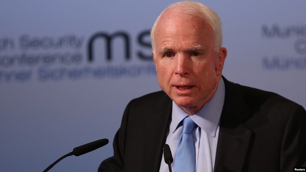 Thượng nghị sĩ John McCain phát biểu tại lễ khai mạc Hội thảo An ninh Munich lần thứ 53 ở Munich, Đức, ngày 17/2.