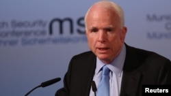 Thượng nghị sĩ John McCain phát biểu tại lễ khai mạc Hội thảo An ninh Munich lần thứ 53 ở Munich, Đức, ngày 17/2.