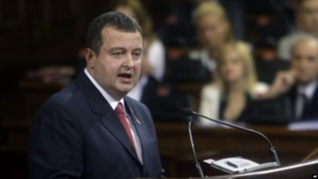 Perdana Menteri Serbia, Ivica Dacic, berpidato di hadapan perlemen Serbia di Belgrad (Foto: dok).