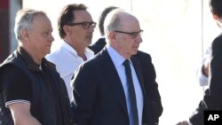 El exjefe del FMI Rodrigo Rato llega a la Corte Nacional en Madrid, para el inicio del juicio en su contra y de otras 65 personas por presunto abuso de tarjetas de crédito corporativas.