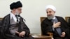 حسن روحانی رئیس جمهوری (راست) و آیت الله علی خامنه ای رهبر جمهوری اسلامی ایران 