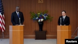 美国国防部长奥斯汀与日本防卫大臣滨田靖一在东京举行会谈后召开联合记者会。（2023年6月1日）