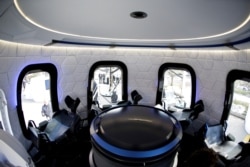 El interior de un prototipo de la cápsula Crew Capsule de Blue Origin en un simposio espacial en Colorado Springs, Colorado, el 5 de abril de 2017.