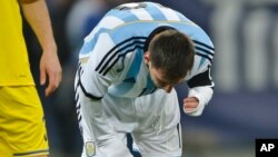 Lionel messi yana haraswa a wasan sada zumuncin da Argentina ta yi da Romania a Bucharest Larabar nan.