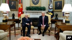 Tổng thống Trump gặp cựu Ngoại trưởng Kissinger tại Tòa Bạch Ốc, 10/5/2017