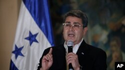 El presidente de Honduras, Juan Orlando Hernández, en conferencia de prensa en Tegucigalpa, la capital del país, el 24 de marzo de 2021.