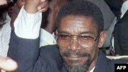 Foto Achiv - Emmanuel "Manno" Charlemagne nan Potoprens, Ayiti.