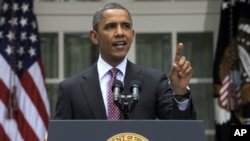 Presiden Obama memberikan pernyataan mengenai imigrasi di Gedung Putih, hari Jumat (15/6). 